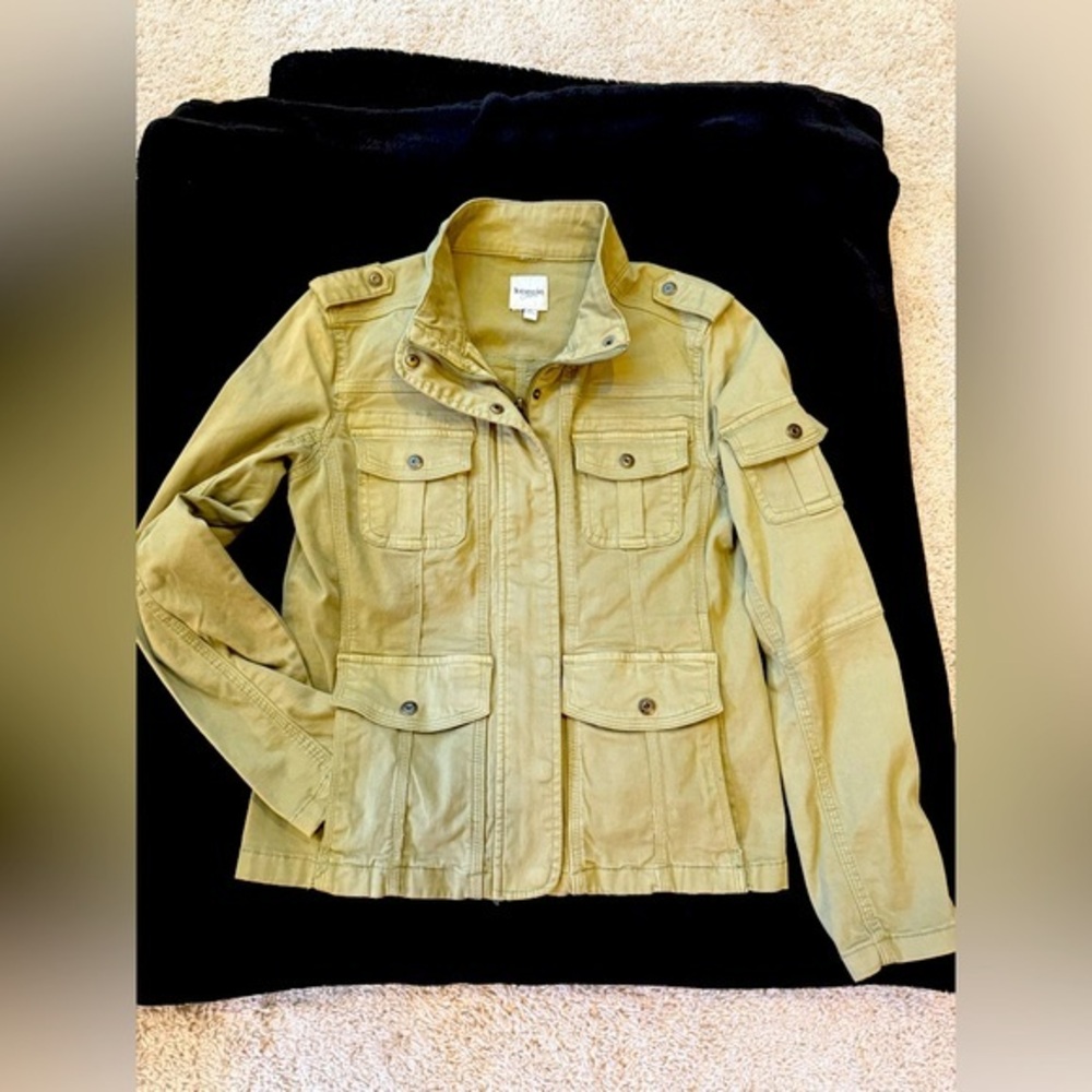 Kensie SZ M olive green Utility Jacket.Patch pockets zip & snap front.